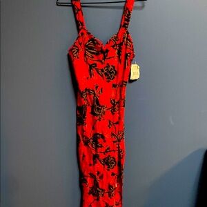 NWT DEADSTOCK EXPRESSIONS CALIFORNIA DYNASTY VINTAGE SIZE MED REDBLACK NIGHTGOWN